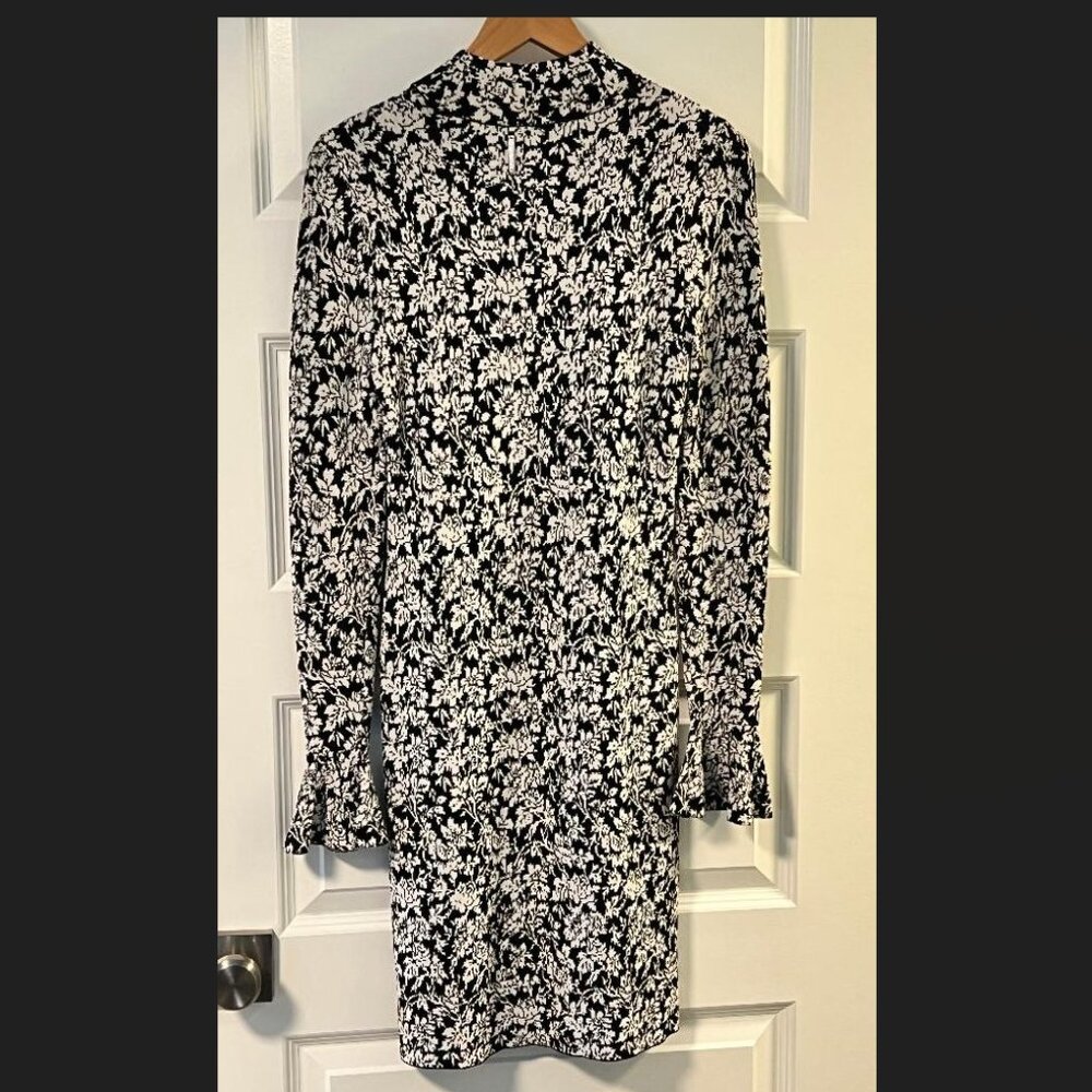 Michael Kors Bodycon Floral Knit Dress - Picture 2 of 7